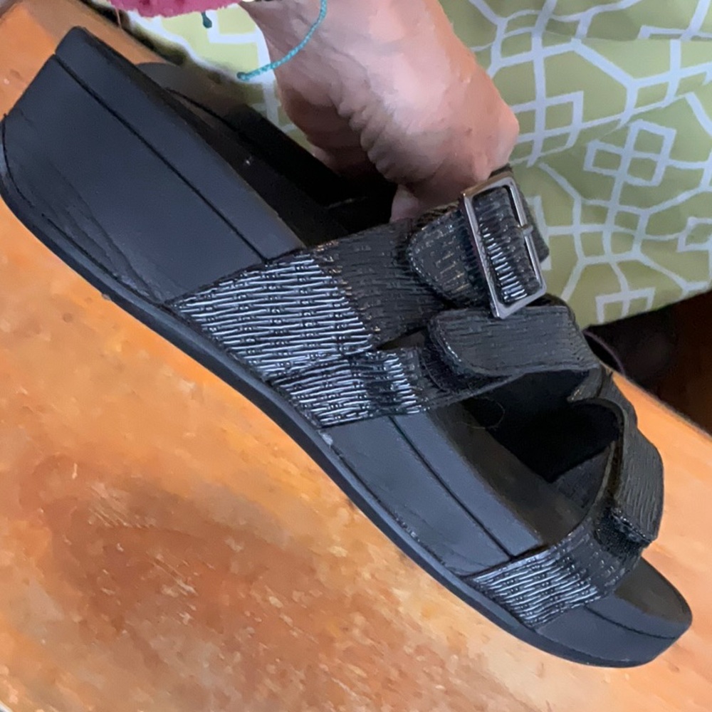 Vionic sandals - image 6